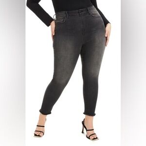 Good American Good Legs Crop Jeans in Black215